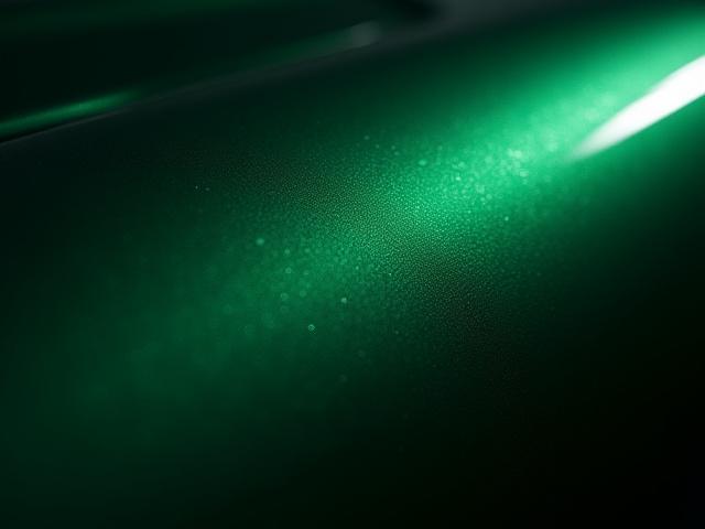 Detalle de un auto de lujo con pintura metalizada azul profunda